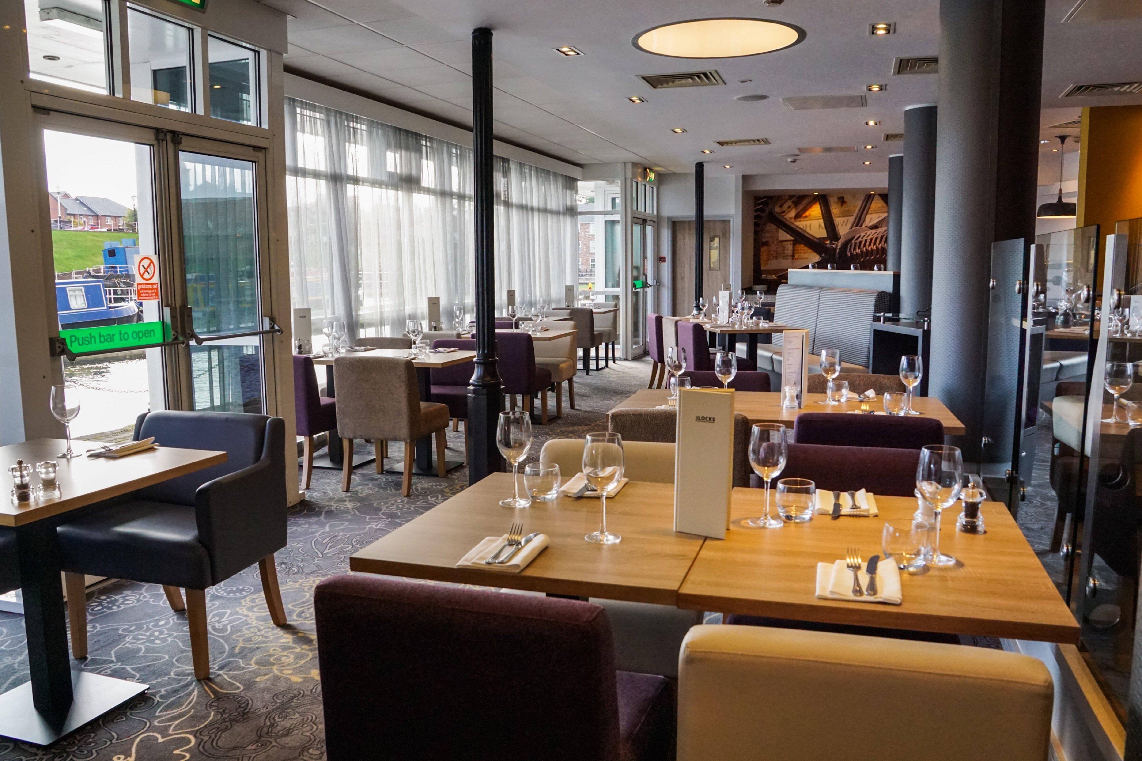 Holiday Inn Ellesmere Port/Cheshire Oaks By Ihg Exteriör bild