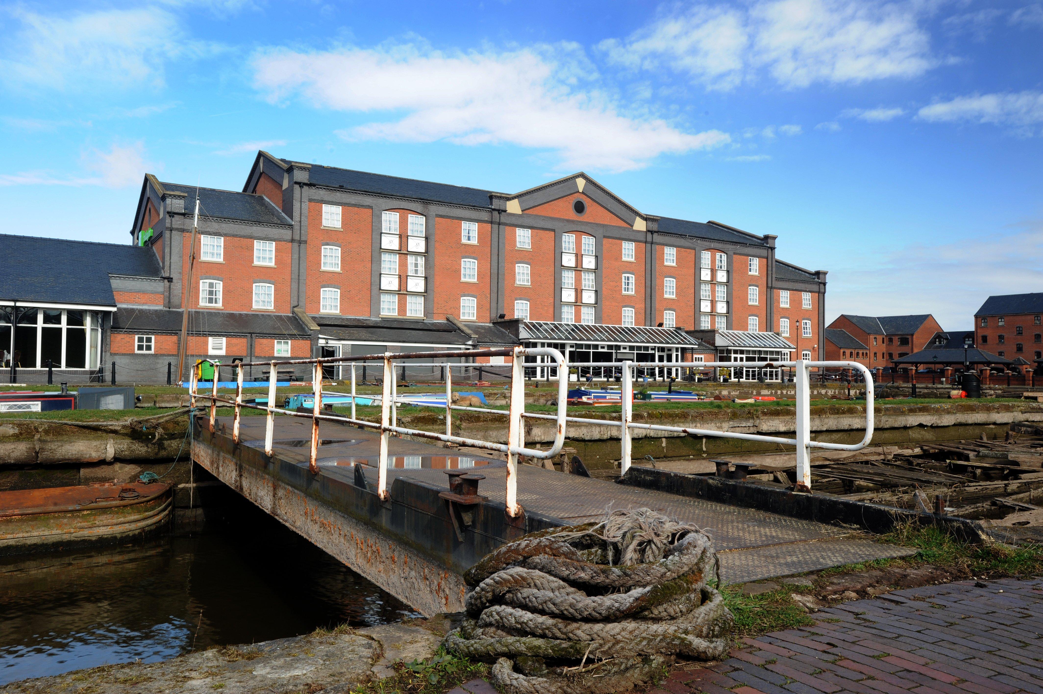 Holiday Inn Ellesmere Port/Cheshire Oaks By Ihg Exteriör bild