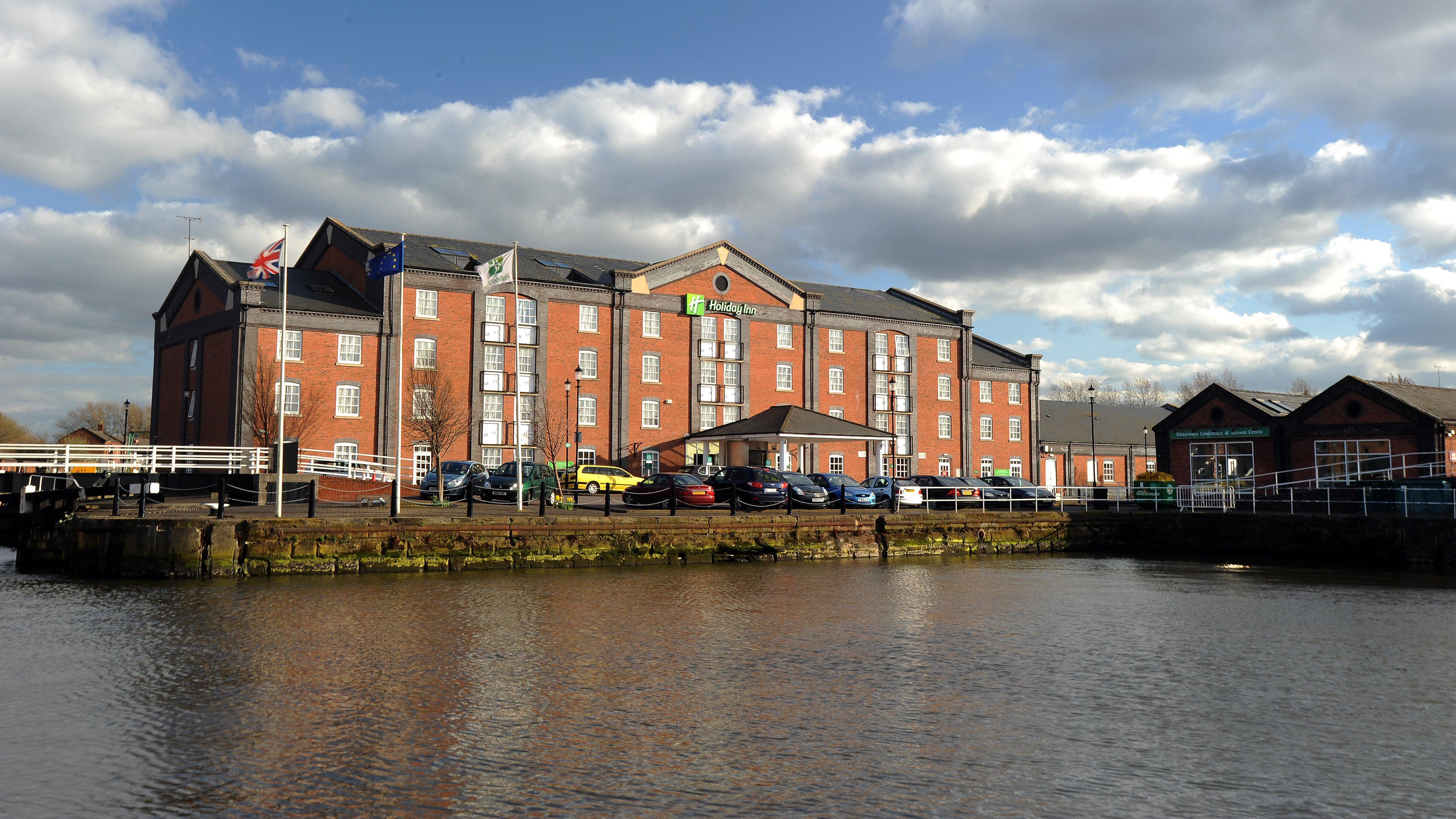 Holiday Inn Ellesmere Port/Cheshire Oaks By Ihg Exteriör bild
