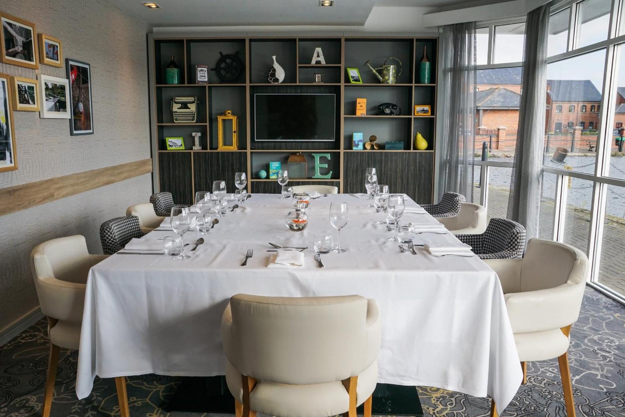 Holiday Inn Ellesmere Port/Cheshire Oaks By Ihg Exteriör bild