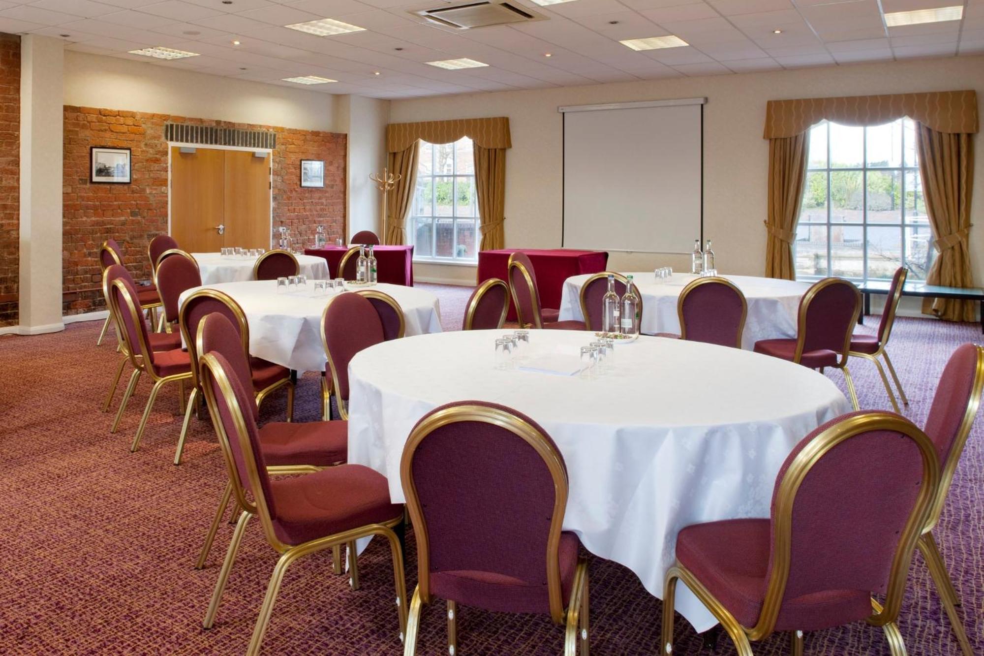 Holiday Inn Ellesmere Port/Cheshire Oaks By Ihg Exteriör bild