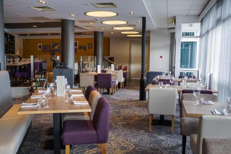 Holiday Inn Ellesmere Port/Cheshire Oaks By Ihg Exteriör bild